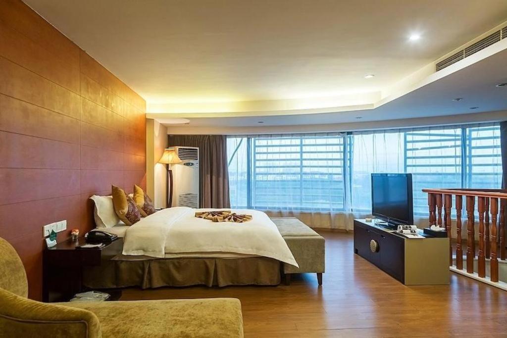 Suzhou Phoenix Hotspring Resort Zhangjiagang Exterior foto