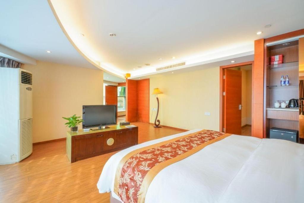 Suzhou Phoenix Hotspring Resort Zhangjiagang Exterior foto